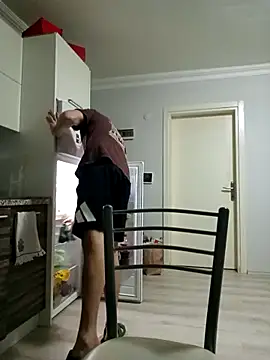 yasinesra757  online show from February 14, 2026, 4:20 am