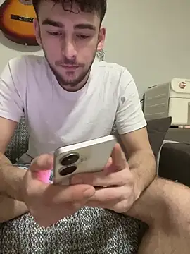 yasinesra757  online show from February 16, 2026, 4:52 am