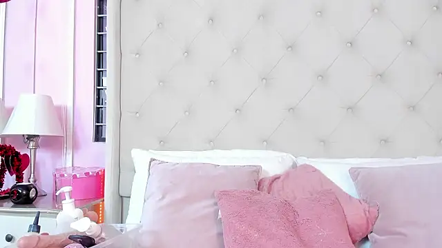 Snapshot of scarlett_leblanc_ chatting on March 23, 2026, 1:15 pm scarlett leblanc online show from March 23, 2026, 1:15 pm