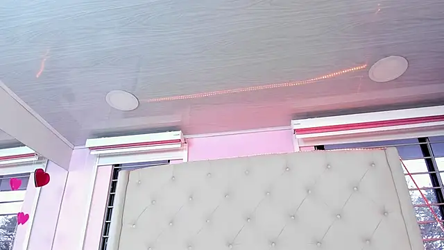 Snapshot of scarlett_leblanc_ chatting on April 11, 2026, 12:53 pm scarlett leblanc online show from April 11, 2026, 12:53 pm