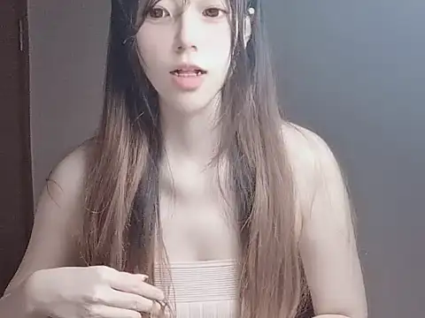 JuliaNoir online show from November 7, 2025, 7:19 am