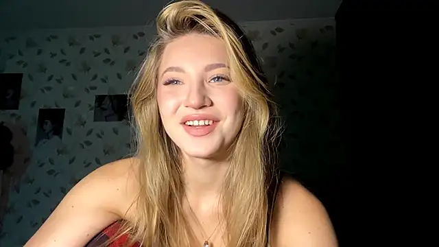 OrethaEredia online show from November 5, 2025, 3:12 pm