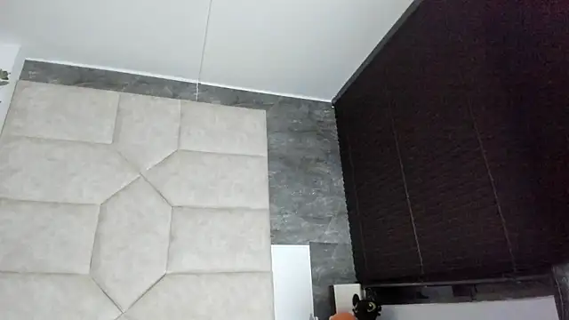 Liia Leens online show from February 21, 2026, 2:56 am