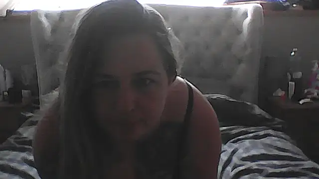 Snapshot of wetbox2 chatting on October 31, 2025, 11:55 am wetbox2 online show from October 31, 2025, 11:55 am