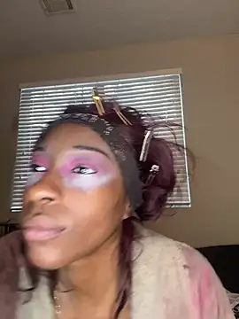 MadameMuse online show from February 18, 2026, 3:52 pm