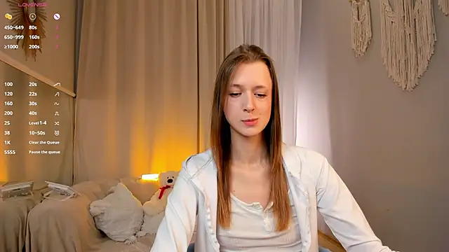 Snapshot of SweetVee chatting on July 21, 2026, 6:49 am SweetVee online show from July 21, 2026, 6:49 am