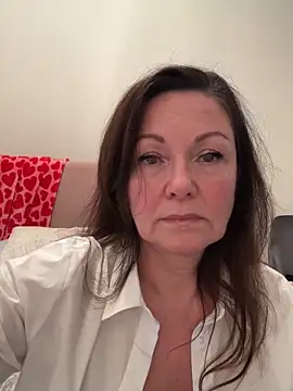 HotLdyllic online show from February 18, 2026, 4:03 pm