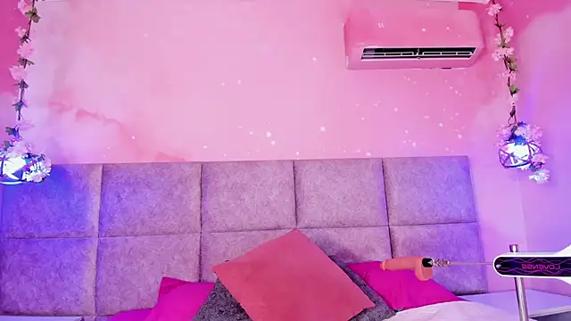 Charlote masson online show from March 12, 2026, 9:10 pm