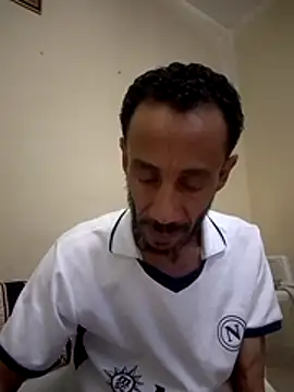 walide100000 online show from April 10, 2026, 5:39 pm