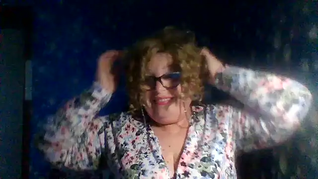 Snapshot of Milaniya606 chatting on November 18, 2025, 6:34 pm Milaniya606 online show from November 18, 2025, 6:34 pm