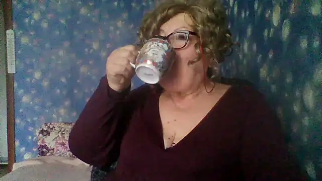 Snapshot of Milaniya606 chatting on November 19, 2025, 8:14 am Milaniya606 online show from November 19, 2025, 8:14 am