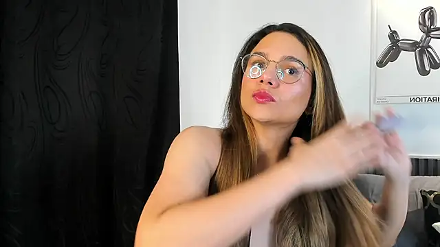 Cloe Bonne online show from November 26, 2025, 9:38 pm