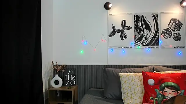 Cloe Bonne online show from November 30, 2025, 7:07 pm