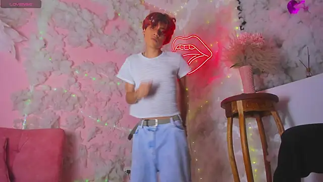 Leo Glow online show from January 5, 2026, 5:38 pm