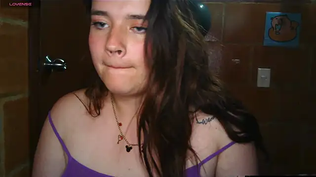 Snapshot of Charlotte_Allen_ chatting on November 5, 2025, 1:38 am Charlotte Allen online show from November 5, 2025, 1:38 am