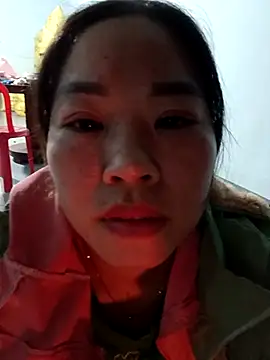 kitti-krush online show from November 15, 2025, 2:46 pm