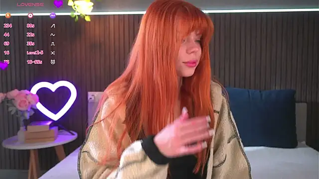 foxyriss online show from March 6, 2026, 6:10 am