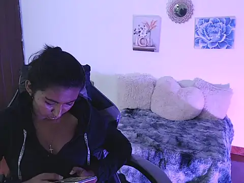 Samanta 777 online show from February 2, 2026, 7:45 pm