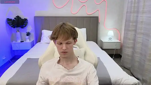 Fakeangel87 online show from November 2, 2025, 10:50 am