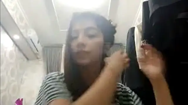 Snapshot of Sofiagreetings chatting on November 3, 2025, 2:18 pm Sofiagreetings online show from November 3, 2025, 2:18 pm