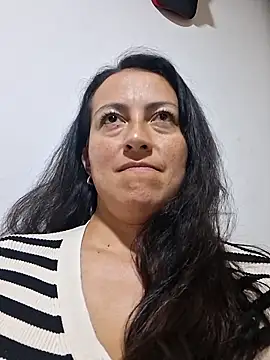 Lauryn Jones online show from May 31, 2026, 3:58 am