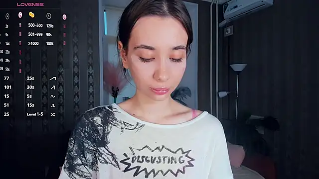 JacalynSchreiber online show from December 18, 2025, 7:58 am