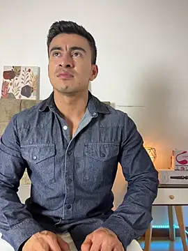 Chris Clarck online show from December 2, 2025, 7:53 pm