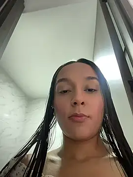 Brunettecollins05 online show from July 18, 2026, 9:29 pm