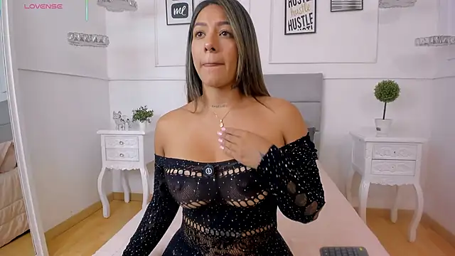  Hanna Williams  online show from January 5, 2026, 8:23 pm