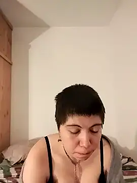 mollypop  online show from November 8, 2025, 10:41 pm