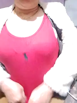 small-house123 online show from November 25, 2025, 1:05 am