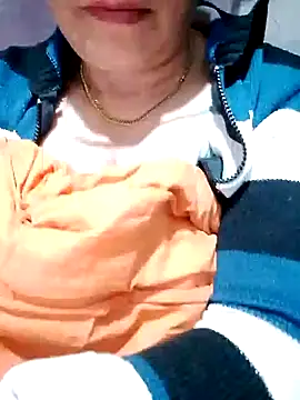 small-house123 online show from December 2, 2025, 1:17 pm