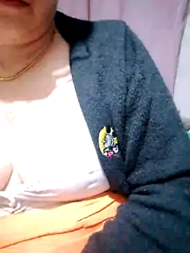 small-house123 online show from December 19, 2025, 8:16 pm