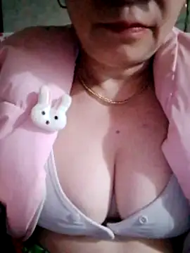 small-house123 online show from February 9, 2026, 12:14 am