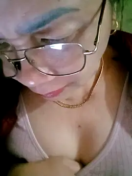 small-house123 online show from February 13, 2026, 2:18 am