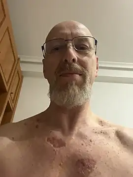 men1967 online show from May 15, 2026, 4:52 am
