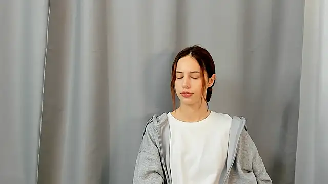 Snapshot of KylieVrable chatting on November 3, 2025, 6:25 am KylieVrable online show from November 3, 2025, 6:25 am