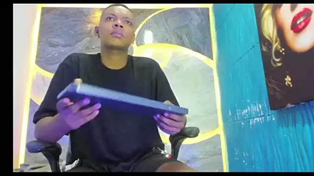 the hot boy0 online show from November 16, 2025, 12:11 pm