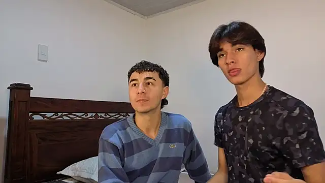 Snapshot of Raven_Eclipse chatting on November 4, 2025, 4:39 pm Raven Eclipse online show from November 4, 2025, 4:39 pm