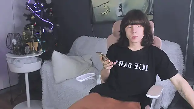 CutieKai  online show from January 10, 2026, 4:03 am