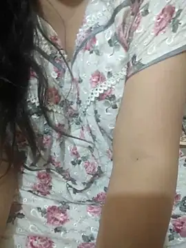 mouni499 online show from May 18, 2026, 7:03 am