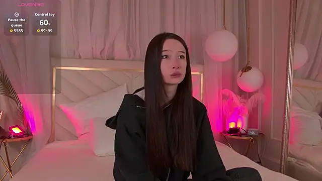 GladysMoore online show from February 12, 2026, 6:47 pm