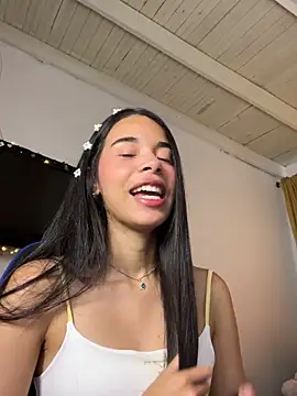 Snapshot of Milleradhara24 chatting on November 25, 2025, 2:50 pm Milleradhara24 online show from November 25, 2025, 2:50 pm