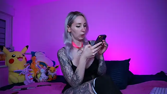 StellaCinderella online show from November 26, 2025, 2:40 pm