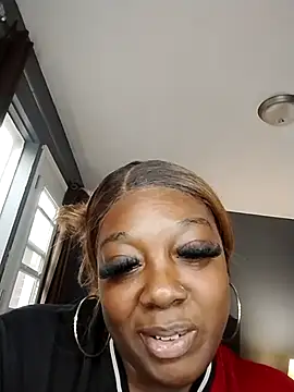 Snapshot of BiancaClarkson chatting on November 3, 2025, 5:14 pm BiancaClarkson online show from November 3, 2025, 5:14 pm