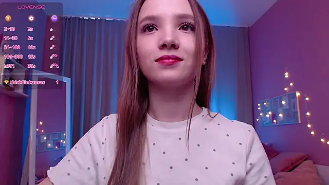 Snapshot of Adria_Arjona chatting on February 25, 2026, 7:40 am Adria Arjona online show from February 25, 2026, 7:40 am