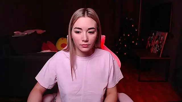 Rosie Mac online show from December 17, 2025, 2:17 am