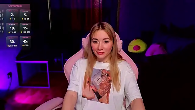 Rosie Mac online show from April 4, 2026, 12:53 am