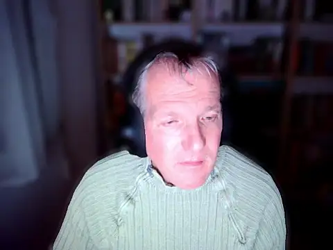 ChocolatMilka44 online show from November 4, 2025, 9:47 pm