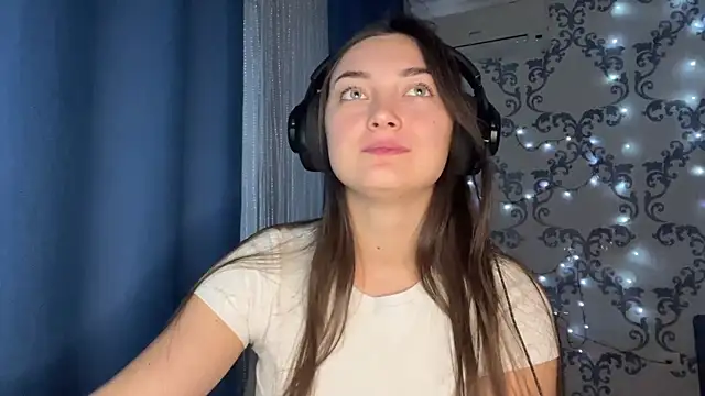 TwotyBright online show from December 5, 2025, 1:09 pm